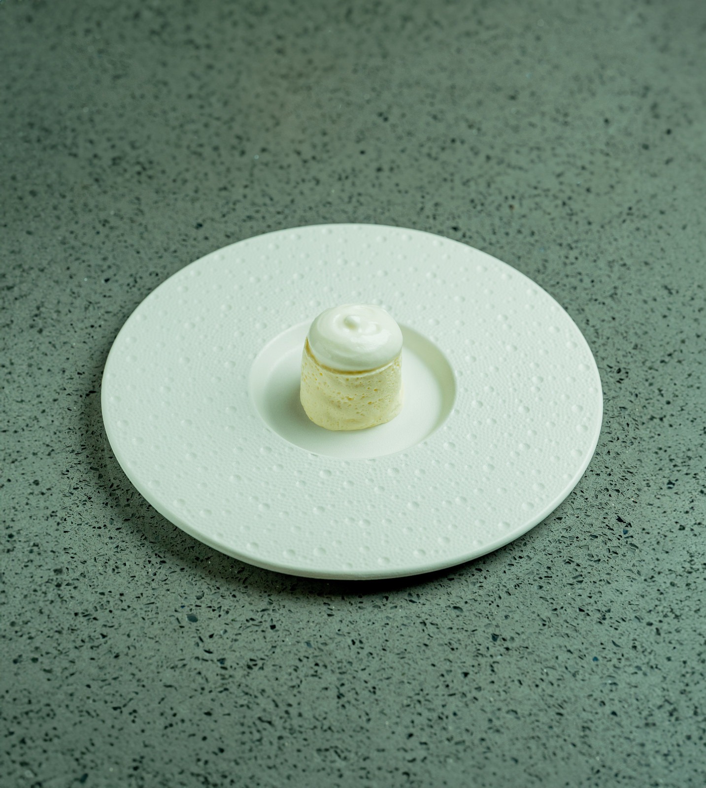 MŌDAN — Archive dessert presentation