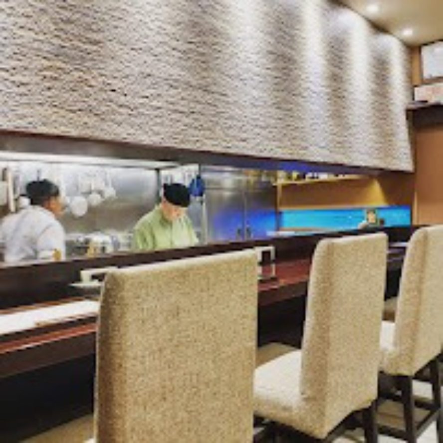 Kamakura — Dining-space detail