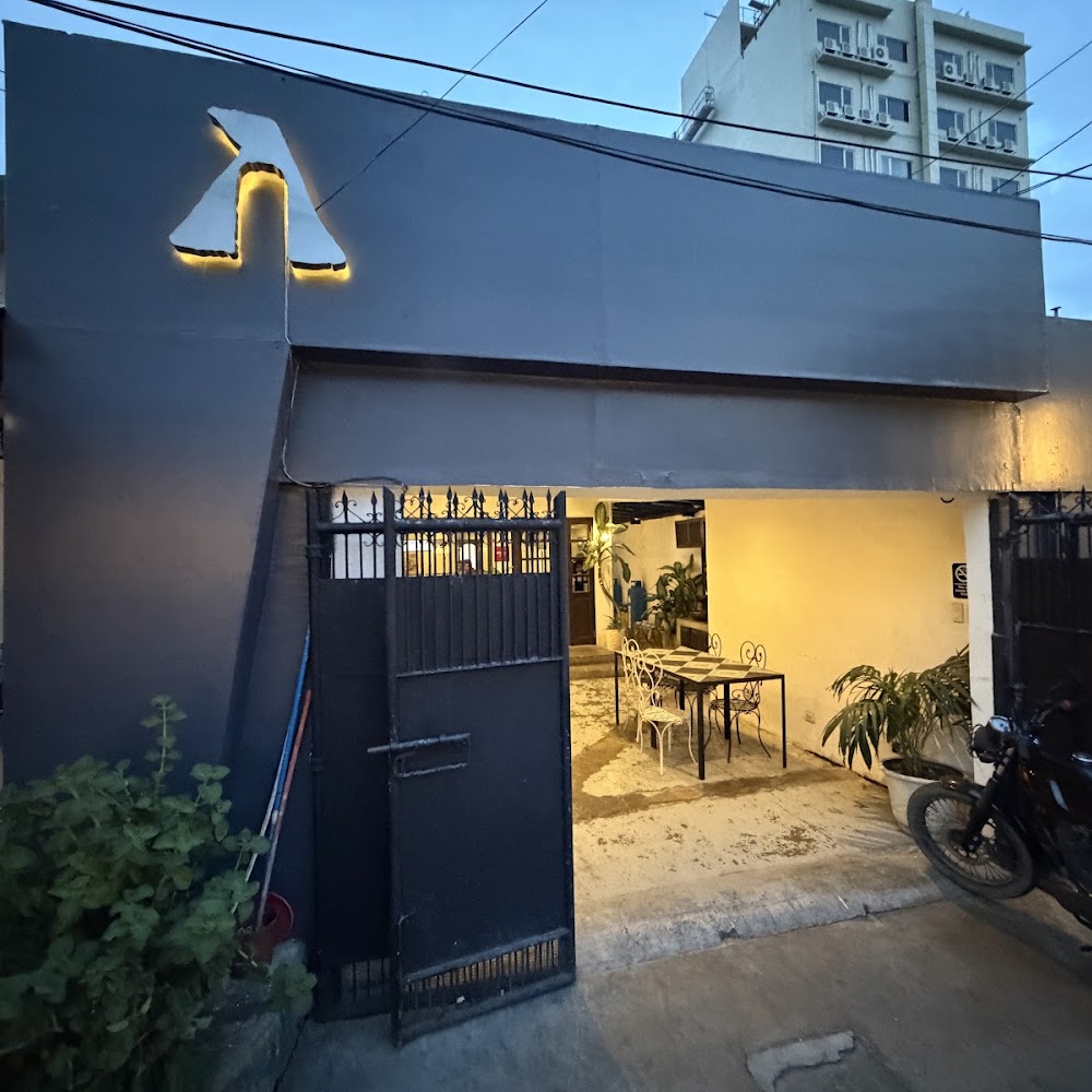 Abli — Exterior and arrival