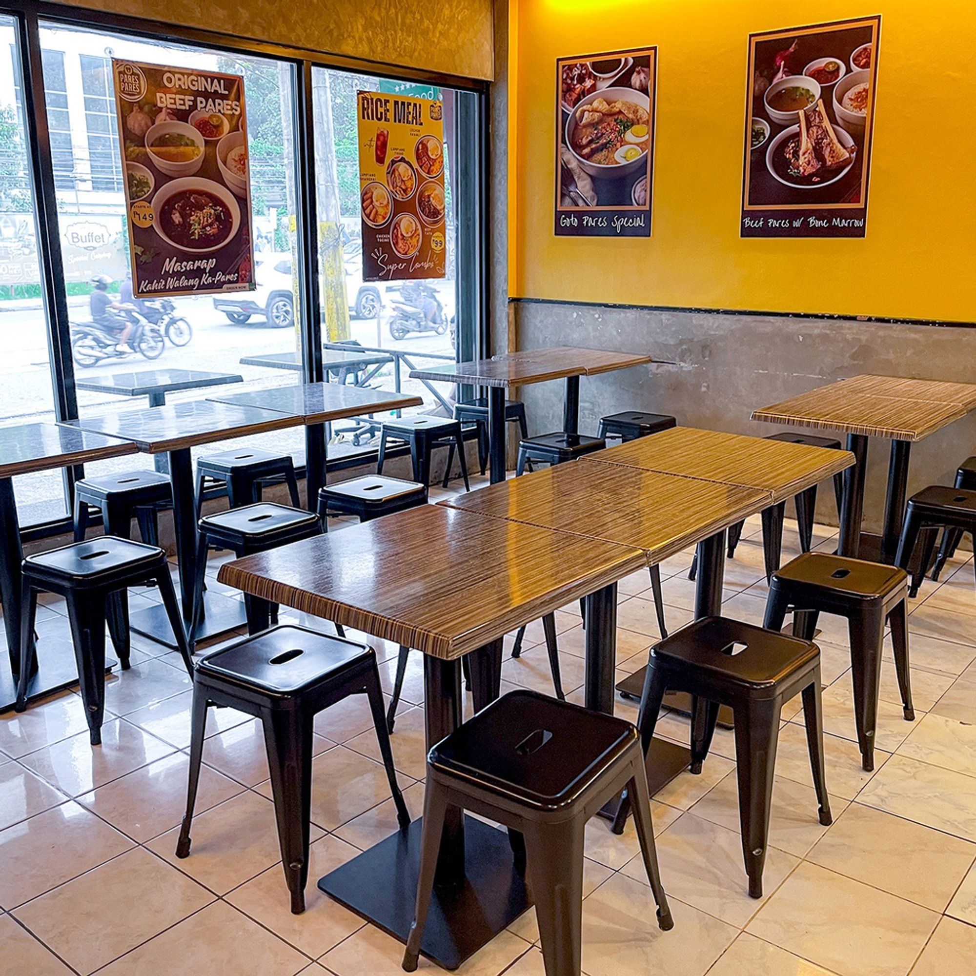 Pares Pares (N. Escario Street) — Dining-space detail