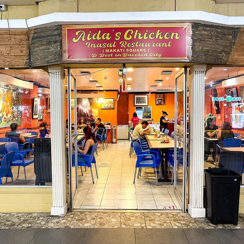 Aida's Chicken — Exterior and arrival