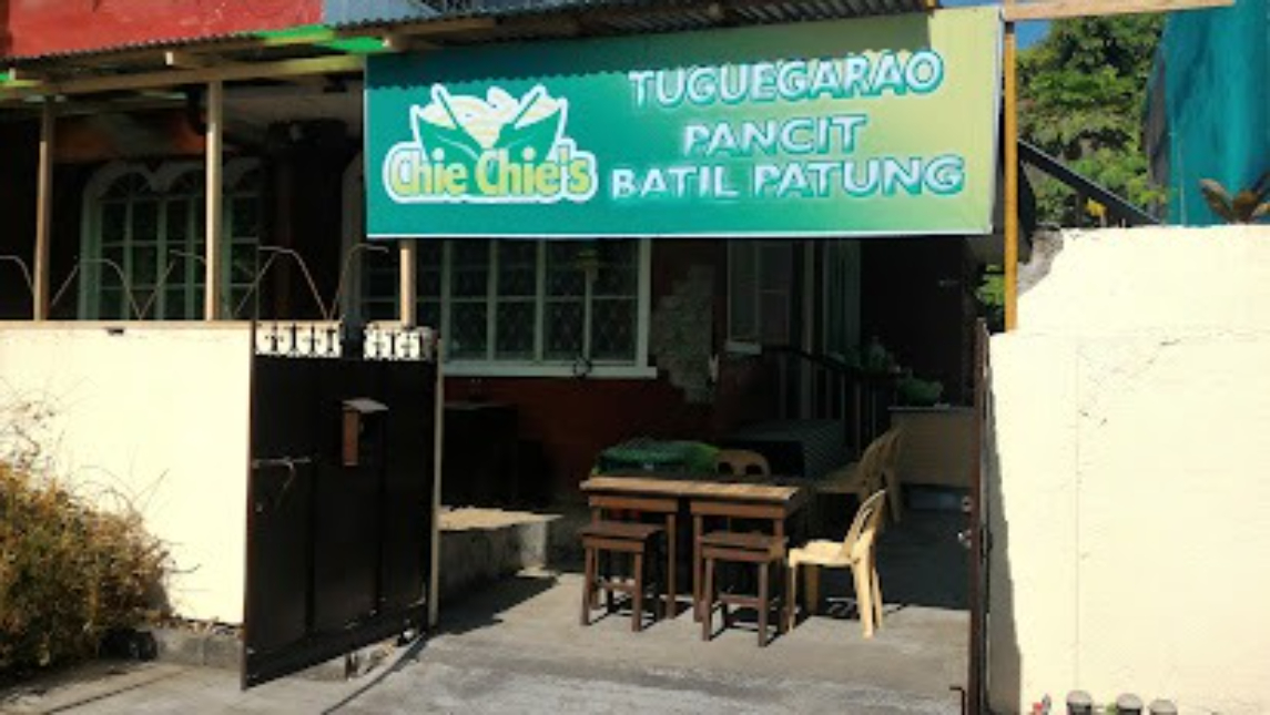 Chie Chie's Pancit Batil Patung — Exterior and arrival